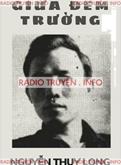 Giữa Đêm Trường