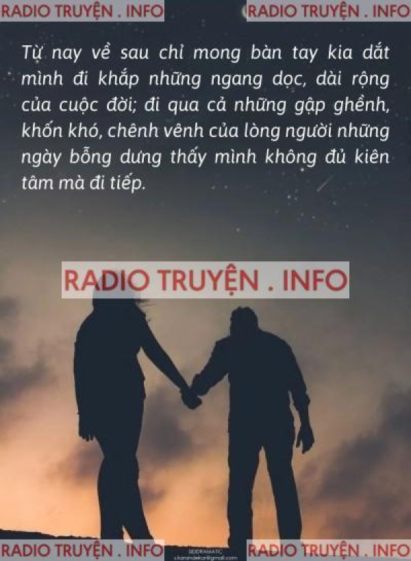 Tay Trái Nắm Tay Em